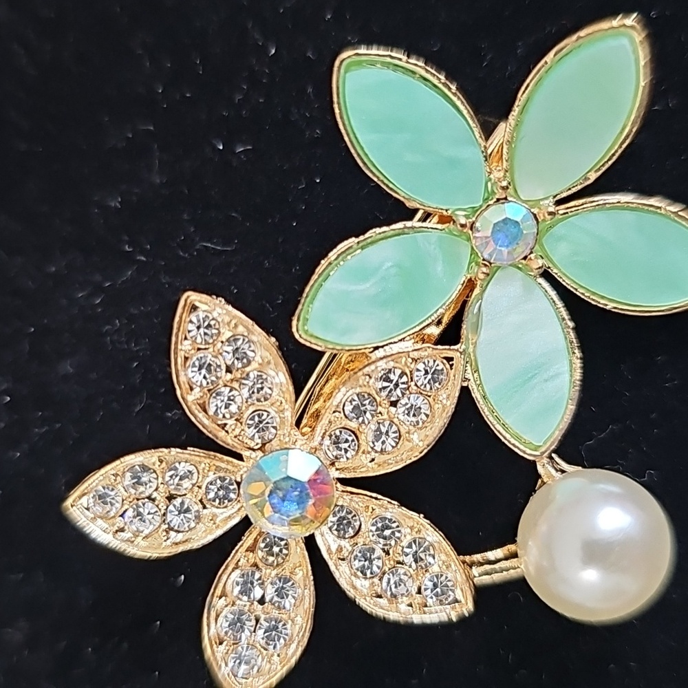 Faux Pearl Broach